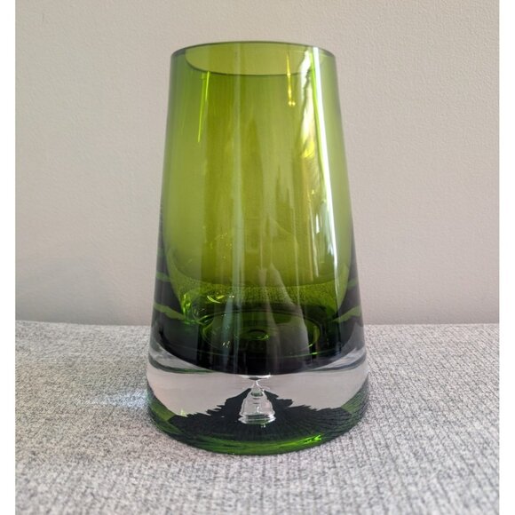 Krosno Art Glass Tapered Green Cylinder Vase with Controlled Bubble Base, 7.25" - Picture 2 of 4